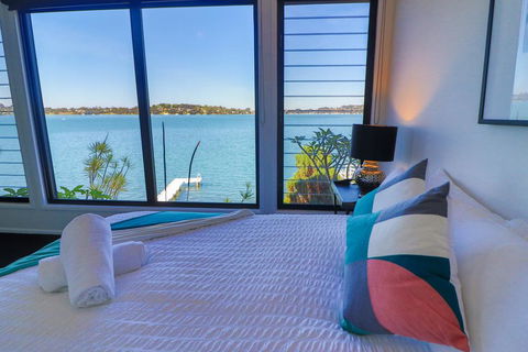 Elysium Lakehouse - Holiday Sunshine Coast 0