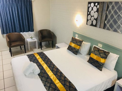 Emerald Highlands Motel - Sunshine Coast Tourism 3