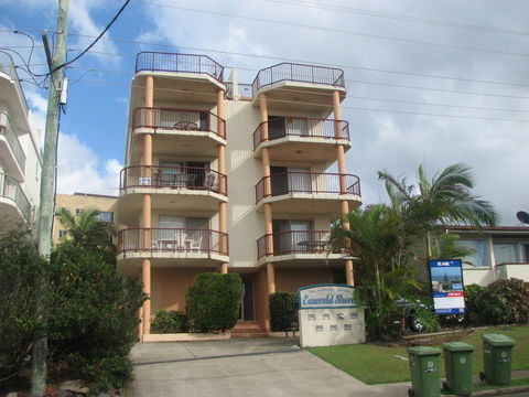 Emerald Shores Unit 6, 8 Orvieto Terrace, Kings Beach - Holiday Sunshine Coast 0