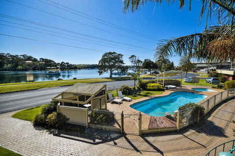 Emmanuel Holiday Apartment - Sunshine Coast Tourism 0