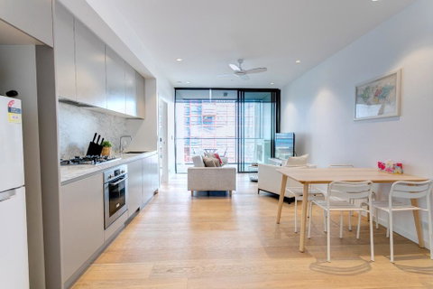 ENCORE IV: Bondi Junction - Sunshine Coast Tourism 1