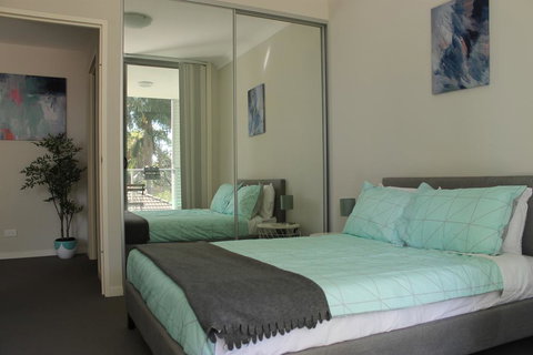 Enjoyable Holiday Home For Group Six - Holiday Sunshine Coast 3