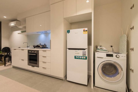 Eporo Tower 1 Bedroom Modern Apartment Central CBD - Holiday Sunshine Coast 3