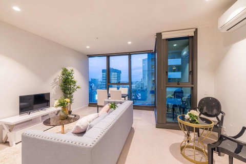 Eporo Tower 1 Bedroom Modern Apartment Central CBD - Holiday Sunshine Coast 1