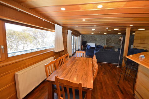 Eremo Lodge 1 - Sunshine Coast Tourism 3