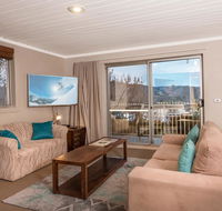 Erulisse-Spacious townhouse with magical lake views - Sunshine Coast Tourism