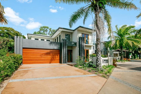Esprit Luxury Retreat Palm Cove - Sunshine Coast Tourism 1