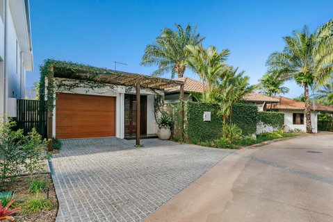 Esprit Luxury Retreat Palm Cove - Sunshine Coast Tourism 3