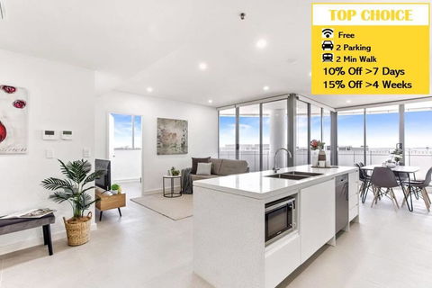 ESQ Astonishing 3BD Apartment 1 Min From Train Station - Holiday Sunshine Coast 0