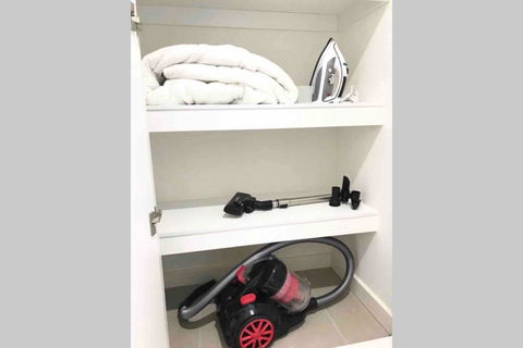 ESQ Astonishing 3BD Apartment 1 Min From Train Station - Holiday Sunshine Coast 3