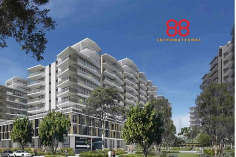 ESQ Astonishing 3BD Apartment 1 Min From Train Station - Holiday Sunshine Coast 1