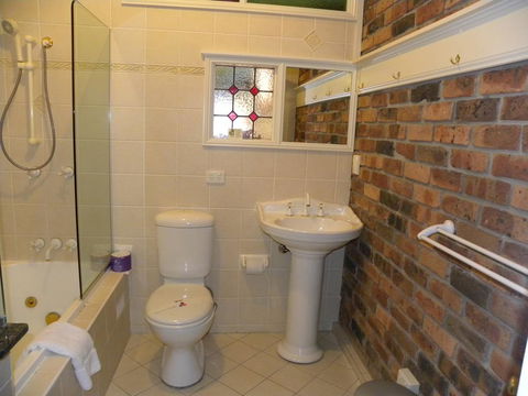Ettalong Beach Tourist Resort - Holiday Sunshine Coast 1