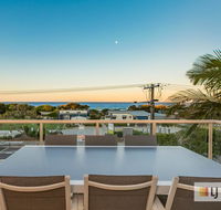 EXCLUSIVE OCEAN VIEW PENTHOUSE ON MARINE PARADE - Holiday Sunshine Coast