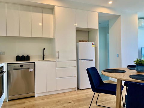 Exclusive Parkland Living Adelaide Central - Sunshine Coast Tourism 2