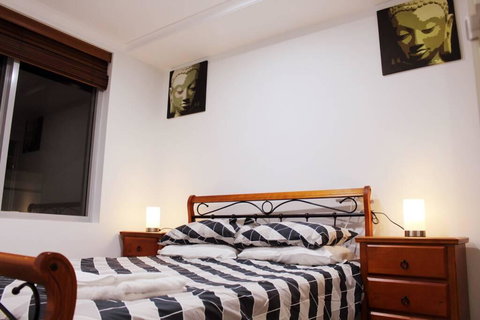 Executively Styled 2 Bed, 2 Bath, Perfect Location - Sunshine Coast Tourism 3