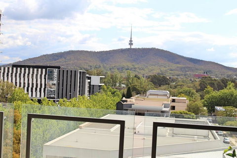 Executively Styled 2 Bed, 2 Bath, Perfect Location - Sunshine Coast Tourism 1