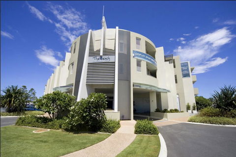 EXTRA LARGE 2 Bed Apartment - 3 Pools And Spa - Mountain View - BEACHFRONT LOCATION CABARITA BEACH - Holiday Sunshine Coast 1