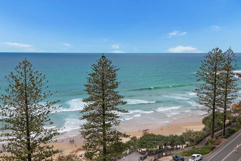 FABULOUS BEACHFRONT POSITION - Holiday Sunshine Coast 0