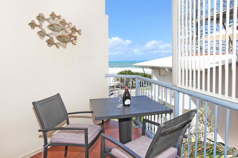 FABULOUS BEACHFRONT POSITION - Holiday Sunshine Coast 1