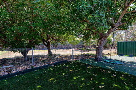 Fabulously Presented Family Retreat On Bribie Island - Holiday Sunshine Coast 0