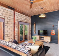 Falls River Luxury Accommodation - Holiday Sunshine Coast