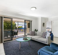 Family-Size Duplex in Quiet Neighbourhood - Holiday Sunshine Coast