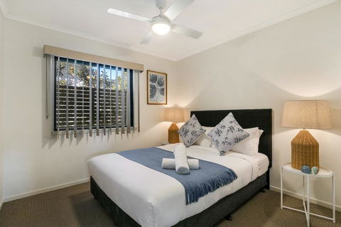 Family-Size Duplex In Quiet Neighbourhood - Holiday Sunshine Coast 1
