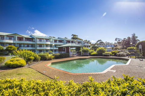 Fathoms 1 - Mollymook - Sunshine Coast Tourism 0