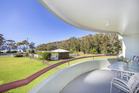 Fathoms 9 - Mollymook - Sunshine Coast Tourism 0