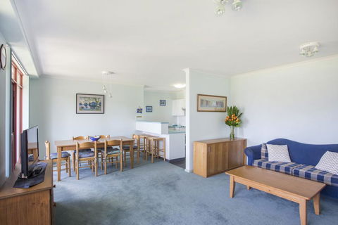 Fathoms 9 - Mollymook - Sunshine Coast Tourism 3