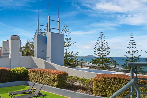 FAVOURITE GET-AWAY ON THE BEACHFRONT - Holiday Sunshine Coast 3