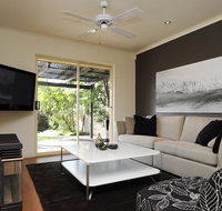 Feathers Serviced Townhouse - Sunshine Coast Tourism