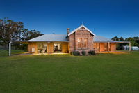 Book Canyonleigh Accommodation Vacations Sunshine Coast Tourism Sunshine Coast Tourism