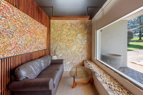 Fi's Relaxing Beach House - Holiday Sunshine Coast 3