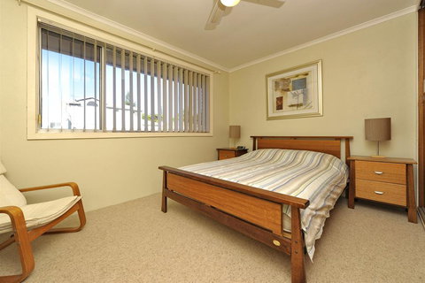Fingal Court Unit 3 - Fingal Bay - Holiday Sunshine Coast 3