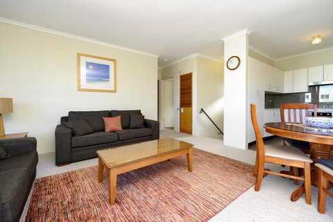 Fingal Court Unit 3 - Fingal Bay - Holiday Sunshine Coast 1
