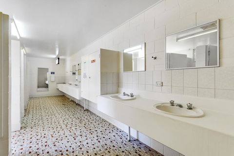 First City Caravilla - Sunshine Coast Tourism 3