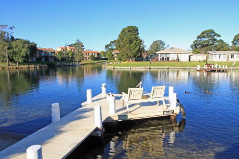 Fisherman's Delight Waterfront - Holiday Sunshine Coast 0