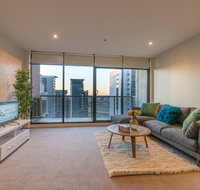 Flagstaff Garden Large 2 Bedroom Modern Apartment - Holiday Sunshine Coast