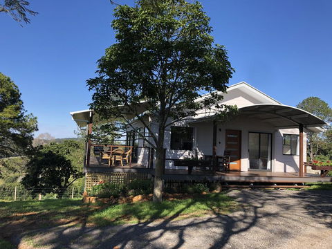 Flame Tree Chalet - Sunshine Coast Tourism 2