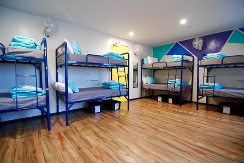 Flinders Backpackers - Holiday Sunshine Coast 3