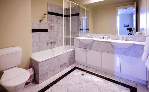 Flinders Landing Apartments - Holiday Sunshine Coast 3