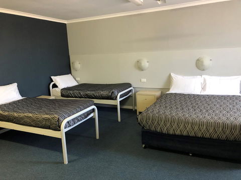 Flinders Motel - Holiday Sunshine Coast 2
