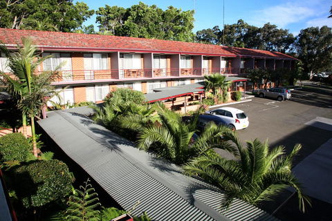 Flinders Motel - Holiday Sunshine Coast 0