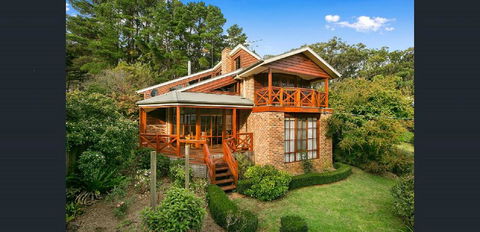 Floraison Red Hill - Sunshine Coast Tourism 0