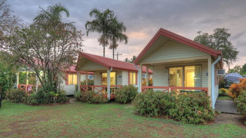 Flying Fish Point Tourist Park - Sunshine Coast Tourism 0