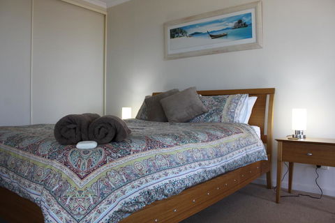 Forster Holiday Apartment - Sunshine Coast Tourism 1