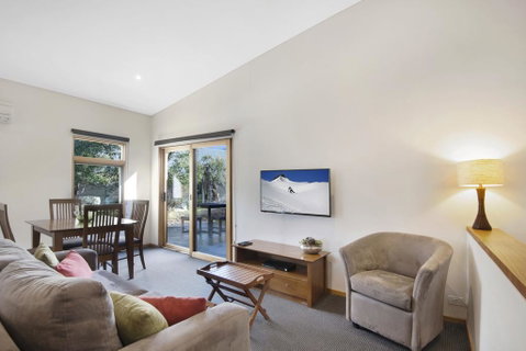 Four Mile Hut - Sunshine Coast Tourism 1