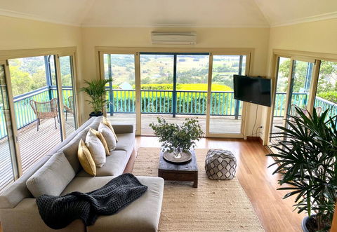 Four Winds Luxury Villas Byron Bay - Sunshine Coast Tourism 3