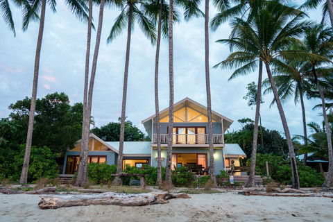 Frangipani Beach House - Newell Beach - Sunshine Coast Tourism 0